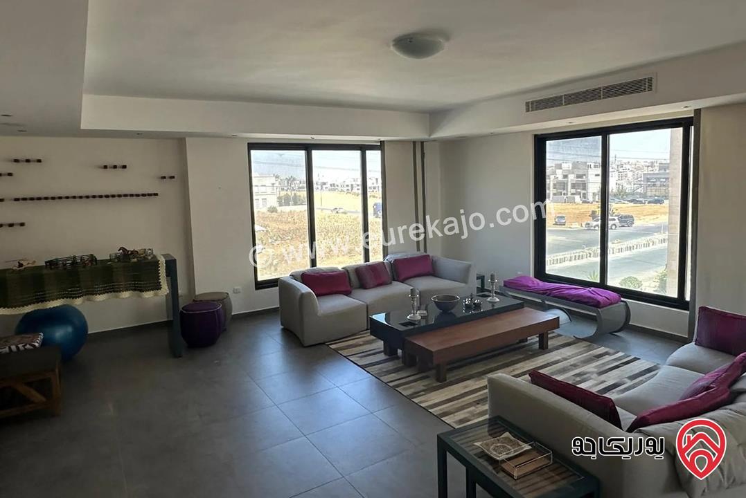 شقة مساحة 300م للبيع في عمان - حي الصحابة