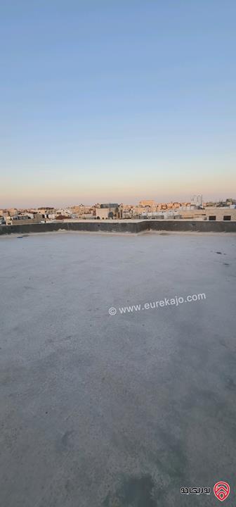 شقة طابق ثالث دوبلكس مساحة 230م وتراسات واسعة للبيع في عمان - خلدا بسعر مميز 