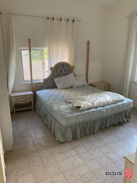 شقة طابق أول مساحة 180متر للايجار في عمان - الدوار الأول شارع الرينبو