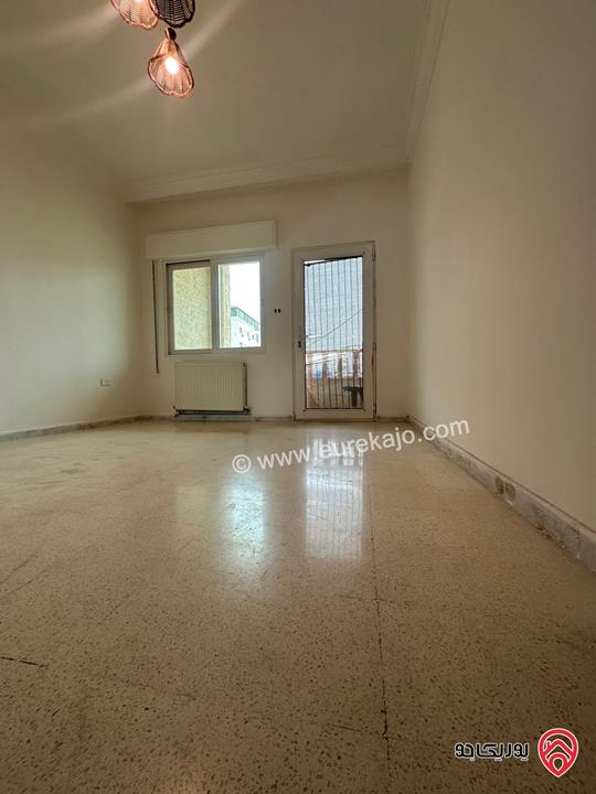 شقة طابق ثالث مساحة 200م للايجار في عمان - خلدا