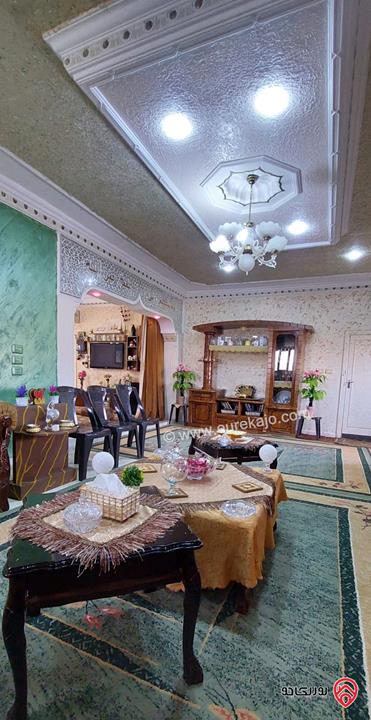 منزل مساحة 298م على أرض 1045م للبيع في عمان - طبربور عين رباط 