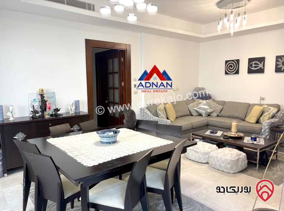 شقة ارضية مميزة مساحة 210م داخلي مع تراس 60م ومدخل و كراج خاص للبيع في عمان - عبدون