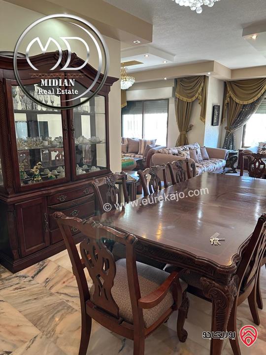 شقة مفروشة للايجار في عمان - ام السماق مساحة 210م طابق ثاني تشطيبات وفرش فاخر اطلالة جميلة بسعر مميز