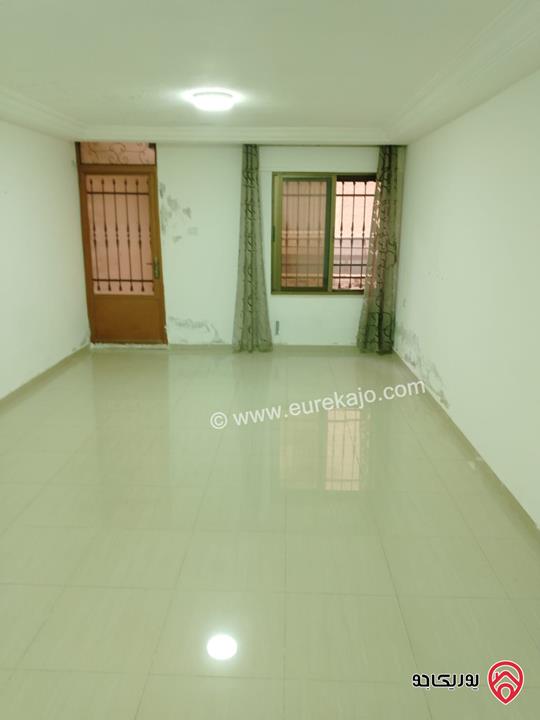 شقة تسوية ثانية مساحة 146م مع ترس 20م للبيع في عمان - دير غبار 