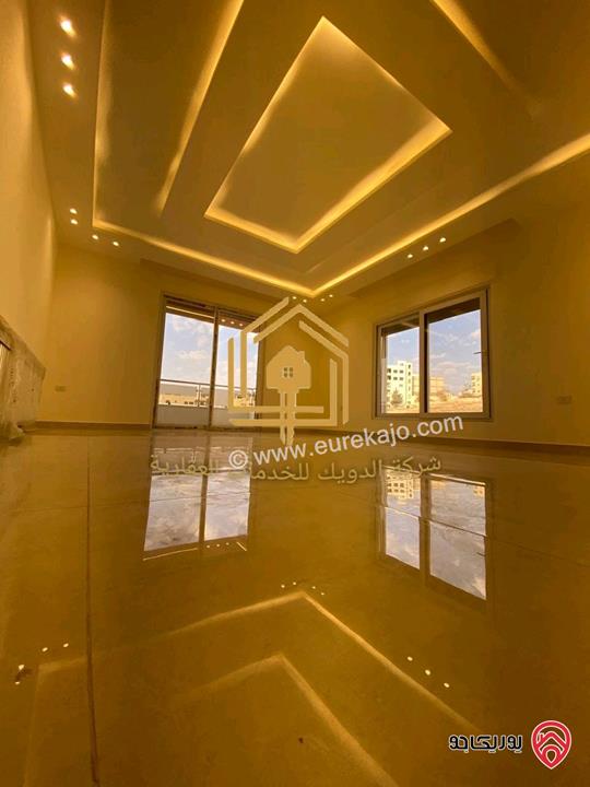 شقة طابق ثالث دوبلكس لم تسكن مساحة 215م للايجار في عمان - خلدا 