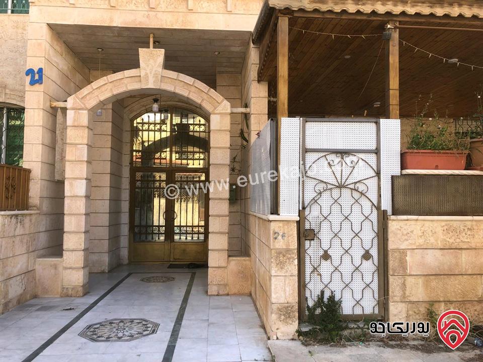 شقة ارضية مساحة 150م داخلي و 40م خارجي للبيع في عمان - طبربور 