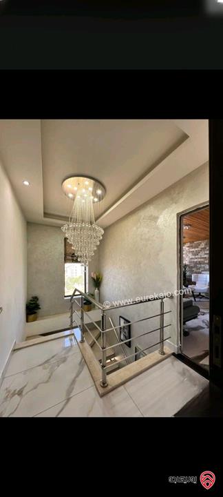 شقة طابق ثالث دوبلكس مساحة 330م للبيع في عمان - طريق المطار