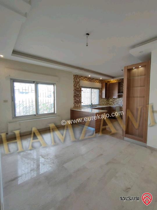 شقة فاخرة شبه أرضية مساحة 160م داخلي و 50م خارجي للايجار في عمان - طريق المطار 