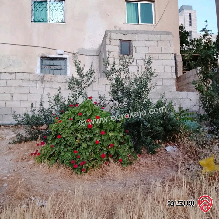 بيت مستقل مكون من 3 طوابق على أرض 252م للبيع في عمان - ماركا الجنوبية 