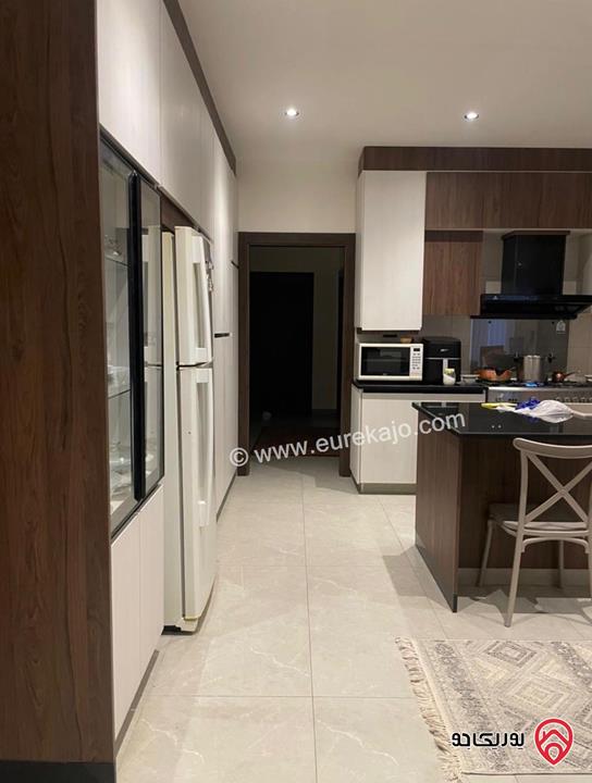 فيلا مساحة 200م على ارض 420م للبيع في عمان - ابو نصير 