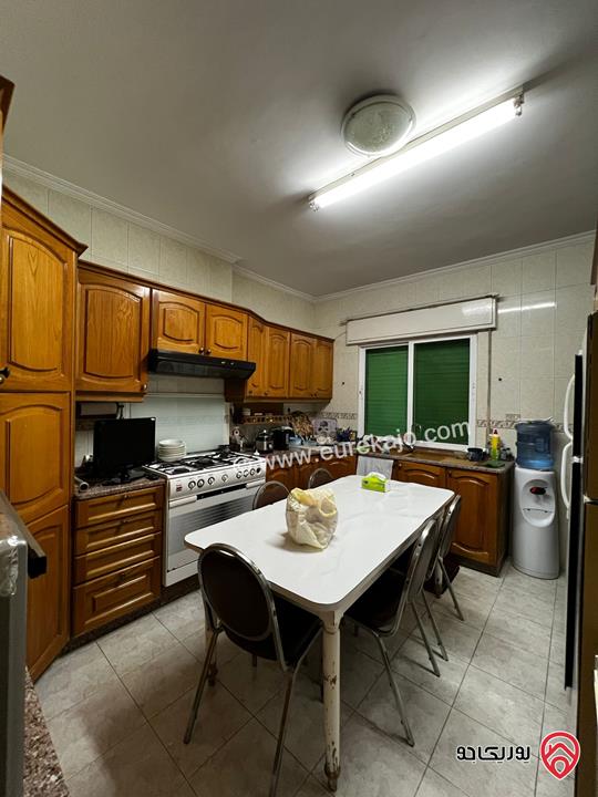  شقة مميزة طابق أول مساحة 189م للبيع في عمان - أم السماق