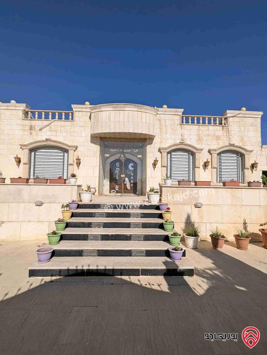 ڤيلا مساحة 700م على أرض 815م للبيع في عمان - مرج الحمام بلعاس