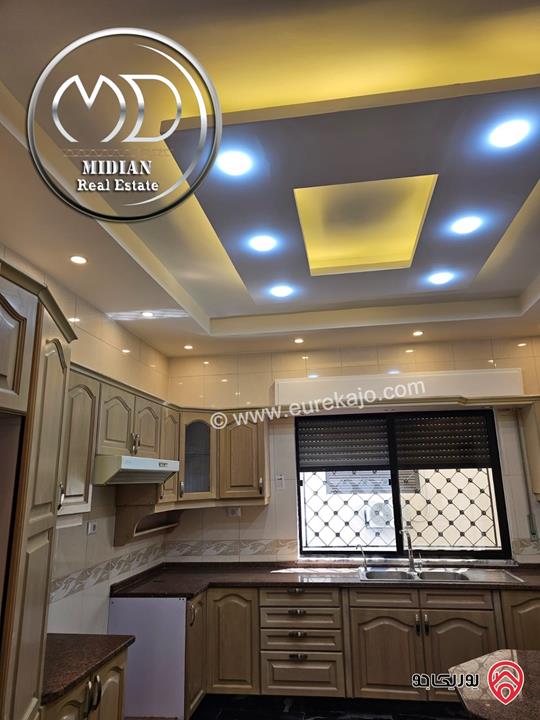 شقة فارغة للايجار في عمان - ضاحية الامير راشد مساحة 300م 4 نوم طابق اول تشطيبات و ديكورات فاخرة