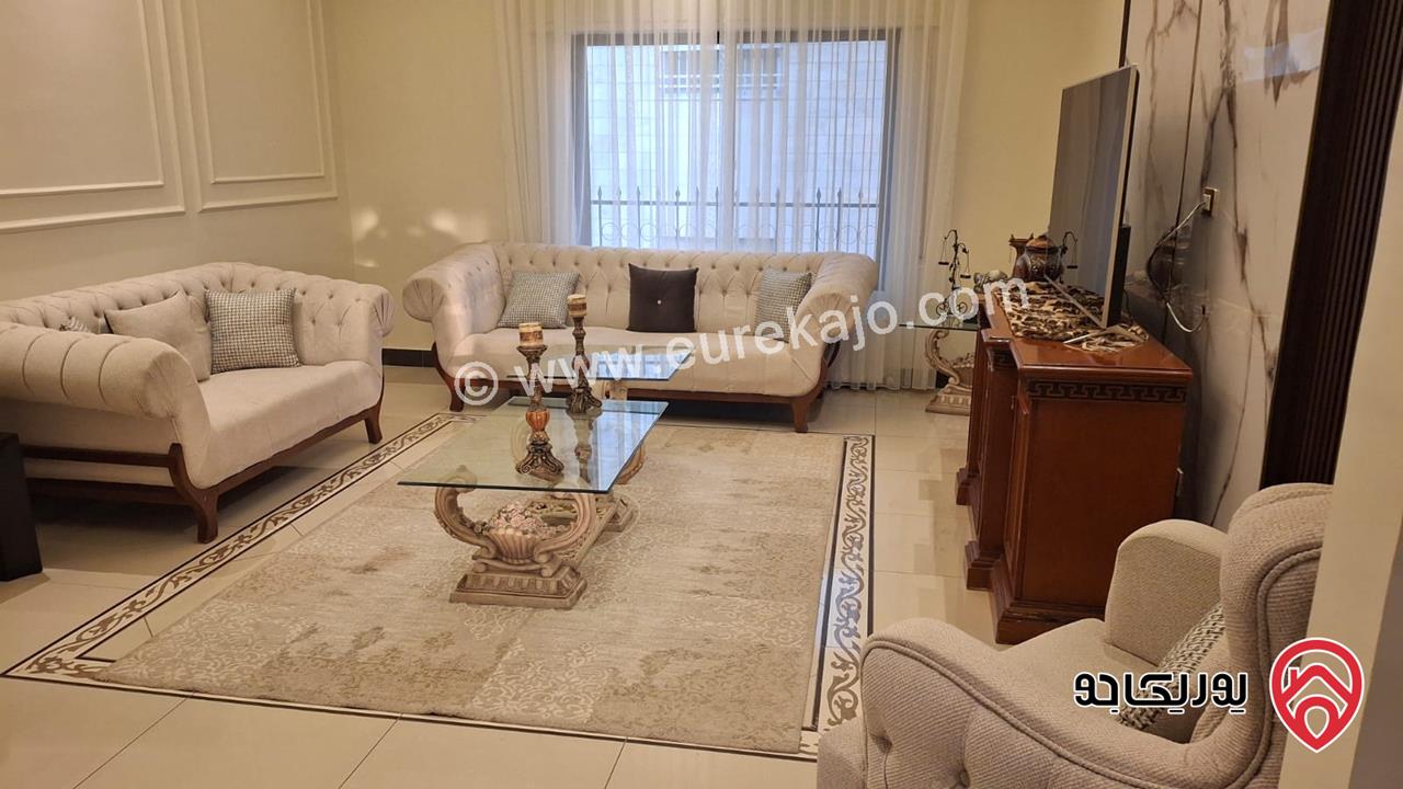 شقة فاخرة مفروشة طابق أخير مع روف مساحة 300م للايجار في عمان - الرابية