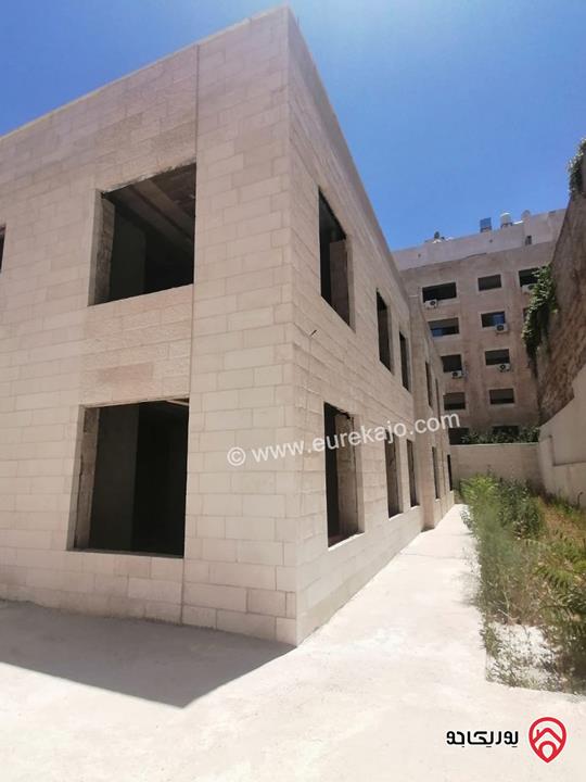 فيلا مساحة 1 دونم على أرض 940م للبيع في عمان - دابوق