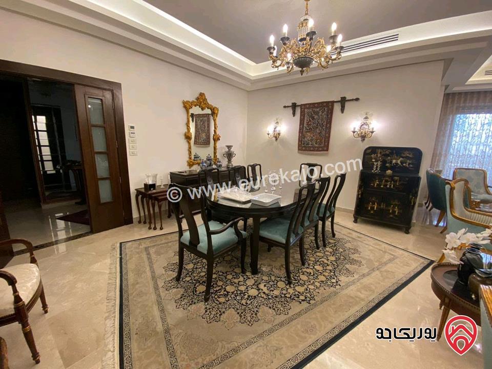 شقة طابق ثالث مساحة 311م للبيع في عمان - دير غبار