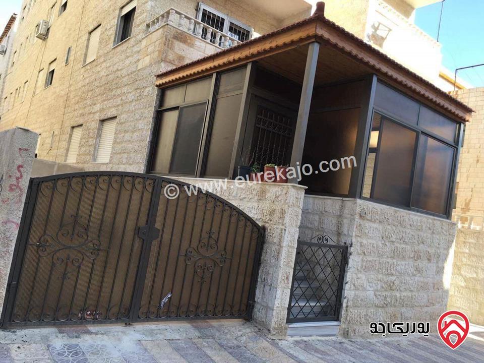 شقة قاخرة أرضي مساحة 140م وترس30م  للبيع في عمان - الروابي