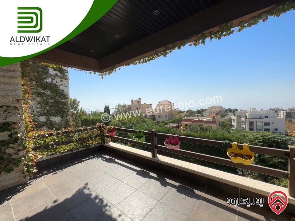 فيلا مستقلة للبيع في عمان - بدر الجديدة مساحة الارض 985م ومساحة البناء 1200م ومساحة الحديقة 400م ومساحة الترس 200م ذات موقع واطلالة مميزة