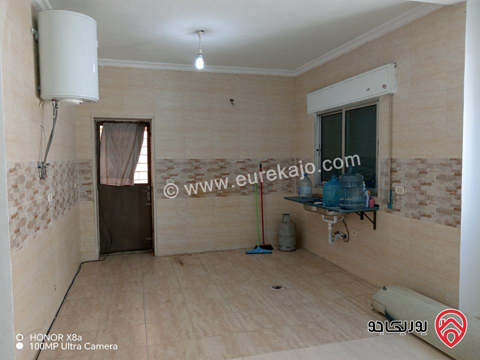 شقة مساحة 122م طابق أول بناء 2014 للبيع في عمان - الجاردنز وقريبة على شارع الجامعة 