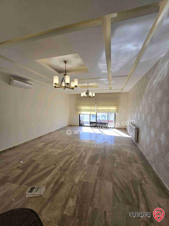 شقة مساحة 180م طابق ثالث للبيع في عمان - تلاع العلي 