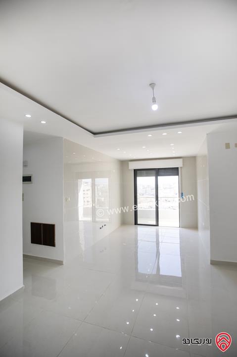 شقة فاخرة طابق ارضي مساحة 130 م للبيع في عمان - ابو علندا من المالك مباشرة كاش او اقساط