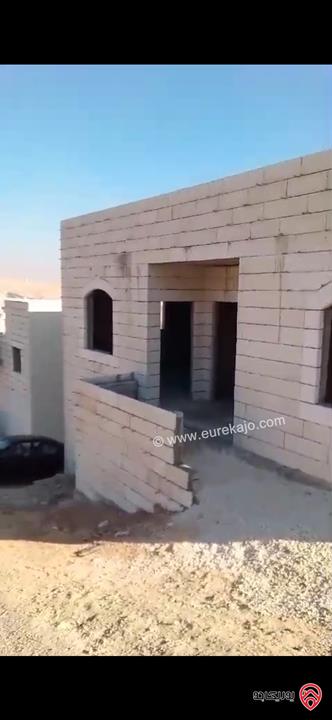 منزل عظم مساحة 159م واجهة حجر على أرض 300م للبيع في الرصيفة جريبا