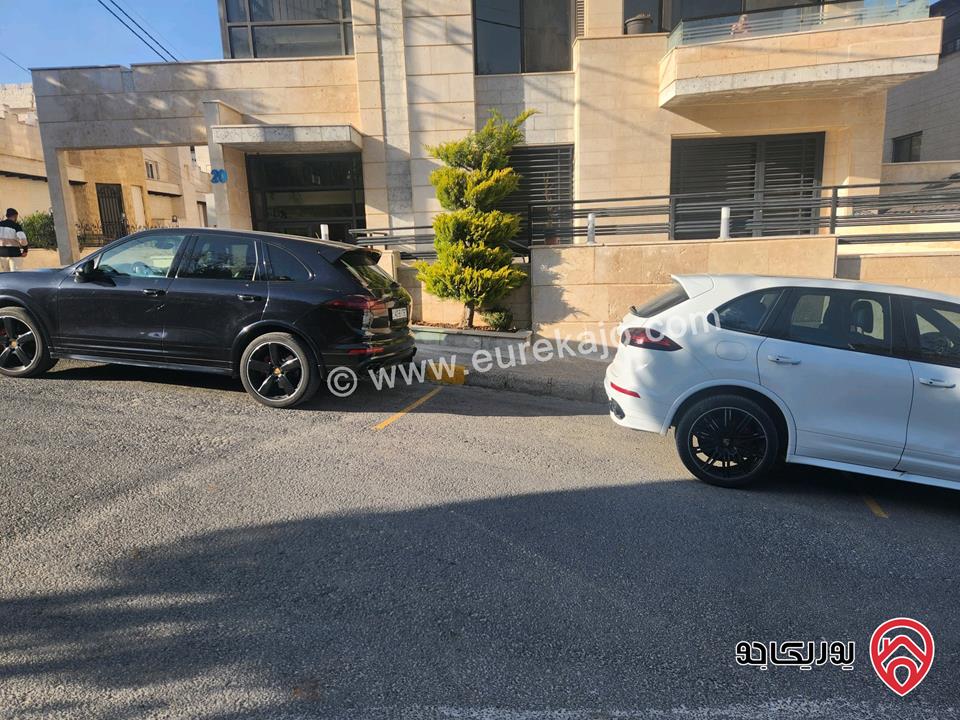 شقة طابقية طابق ارضي مساحة 330م للبيع في عمان - دابوق