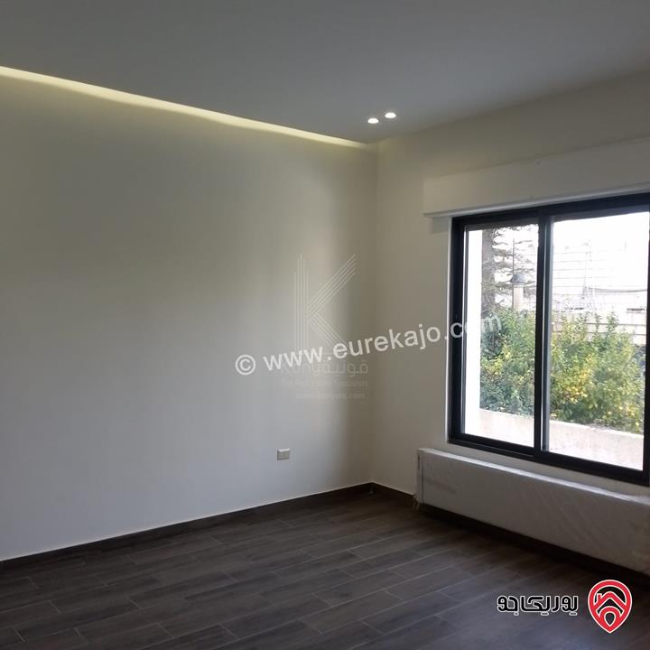شقة فاخرة طابق ارضي مساحة 255م للبيع في عمان - ام اذينة مع تشطيبات حديثة