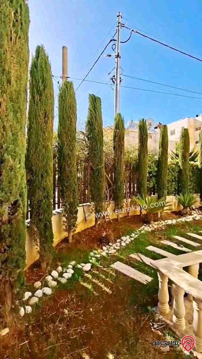 شقة فاخرة ارضية مساحة 155م داخلي و 150م خارجي للبيع في عمان - خلدا 