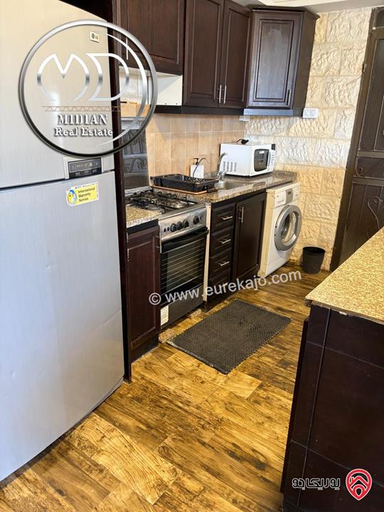 رووف مفروش للايجار في عمان - ضاحية الامير راشد مساحة 90م مع ترس تشطيبات وفرش سوبر ديلوكس اطلالة جميلة بسعر مميز