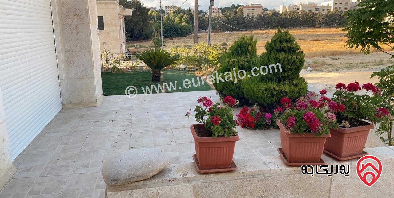 فيلا مساحة 720م على أرض 810م للبيع في الحمر