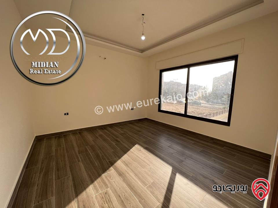 شقة دوبلكس طابق اخير مع روف مساحة 255م للبيع في عمان - عبدون