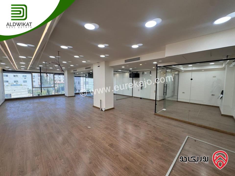مكتب للبيع او للايجار في عمان - ام السماق / قرب مكة مول طابق اول مساحة المكتب 109م موقع مميز