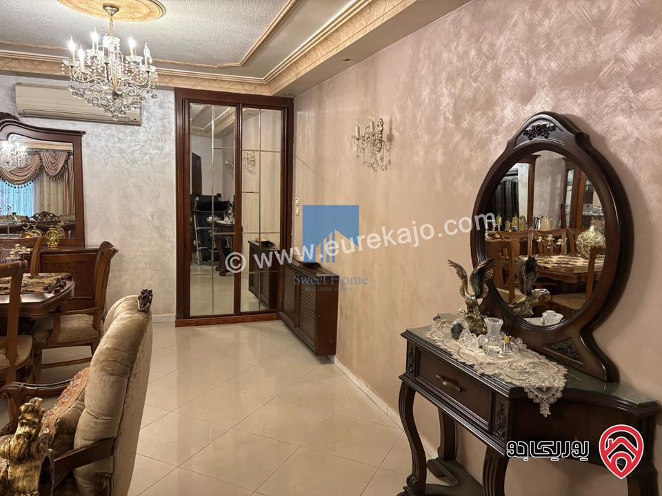 شقة فاخرة للبيع في عمان - خلدا خلف السيتي مول 180م مع حديقة وترسات 120م بسعر مغري