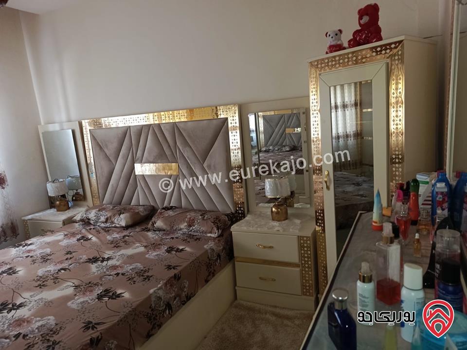 شقة سوبر ديلوكس طابق أرضي مساحة 145م مسطح بناء + ترسات 110م للبيع في عمان - طريق المطار 