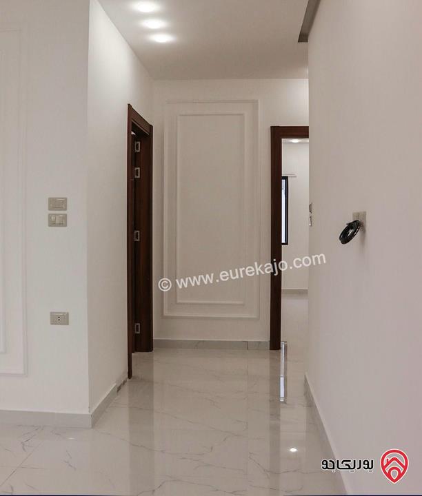 شقة مميزة سوبر ديلوكس طابق ثالث مع روف بناء جديد مساحة 196م للبيع في عمان - المقابلين