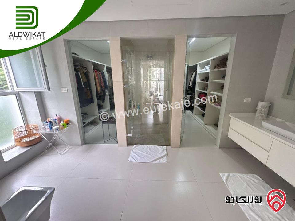 فيلا فاخره مفروشه مستقلة للبيع في عمان - دابوق مساحة البناء 800م ، الارض 770م ، الحديقة 200م والترس 200م