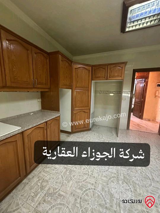 شقة فارغة مساحة 200م طابق ثالث للايجار في عمان - منطقة الرابية 