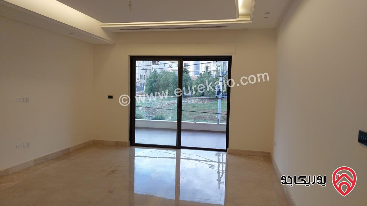 شقة طابق اول مساحة 270م للبيع في عمان - دير غبار 