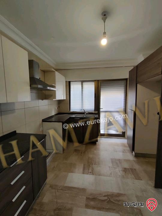 شقة فارغة طابق ارضي مساحة 100م داخلي و 120م خارجي للإيجار في عمان - عبدون 