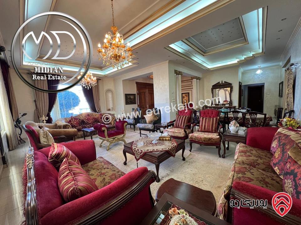 فيلا مستقلة للبيع في أجمل مناطق عمان - الظهير مساحة 1200م مع مسبح و تراسات و حدائق تشطيبات و ديكورات فاخرة اطلالة رائعة