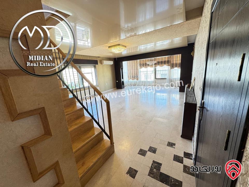 شقة دوبلكس للبيع طابق اخير مع روف في عمان - حي الصحابة مساحة 260م مع تراسات تشطيبات ديكورات عصرية فاخرة اطلالة رائعة