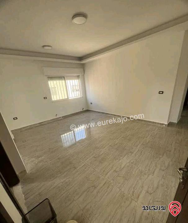 شقة مساحة 230م طابق ثالث للإيجار فارغة في عمان - خلدا
