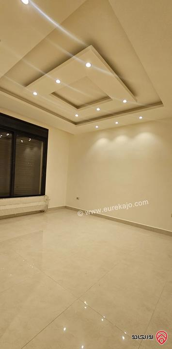 شقة ارضية مساحة 200م داخلي و 40م خارجي للبيع في عمان - الجبيهة