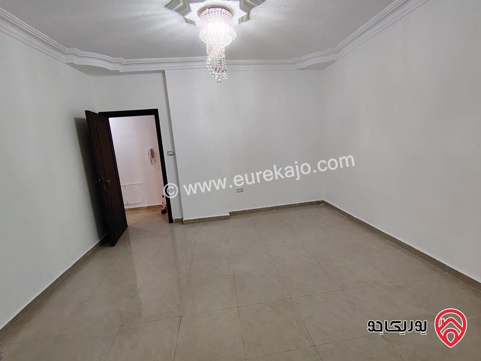 شقة مساحة 111م طابق أول للبيع في عمان - طبربور 