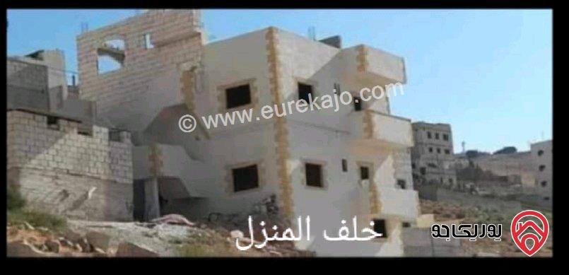بيت مستقل مساحة 250م على أرض 303م للبيع في الزرقاء - جريبا