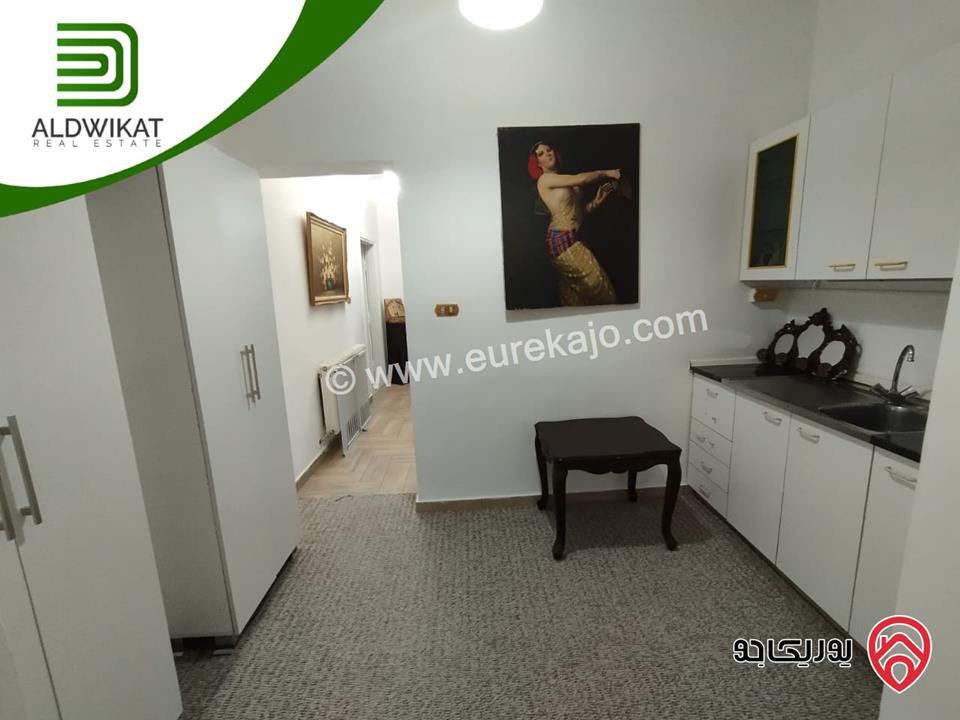 فيلا مساحة البناء 400م ومساحة الارض 430م ومساحة الحديقة 200م للايجار في عمان - ام السماق