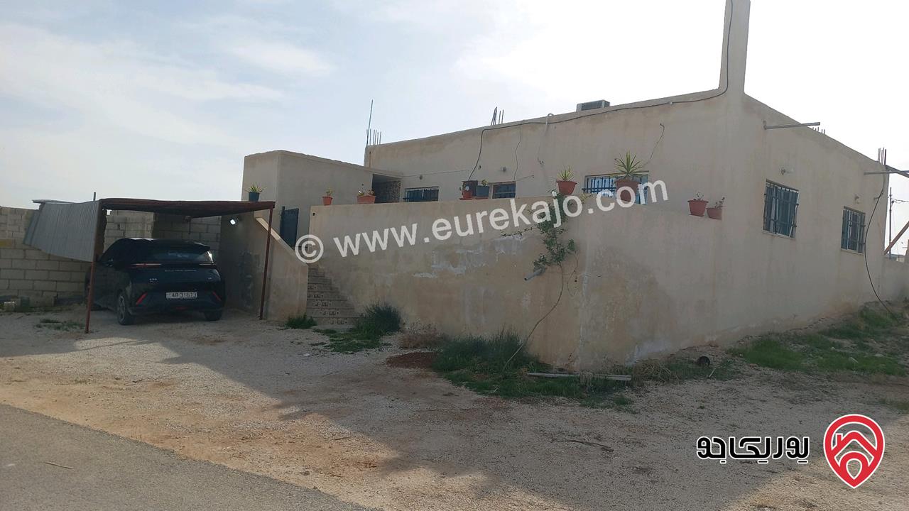 منزل مستقل مساحة 140م على أرض 950م للبيع بسعر مغري في الزرقاء - قصر الحلابات