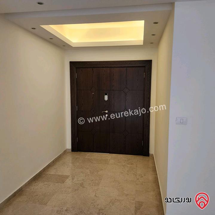 شقة ديلوكس طابق ثالث مساحة 330م للبيع في عمان - جبل عمان مطلة على وادي عبدون