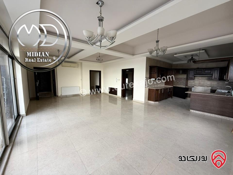 رووف فارغ للايجار في عمان - ام السماق مساحة 120م مع ترس 50م تشطيبات سوبر ديلوكس اطلالة جميلة بسعر مميز